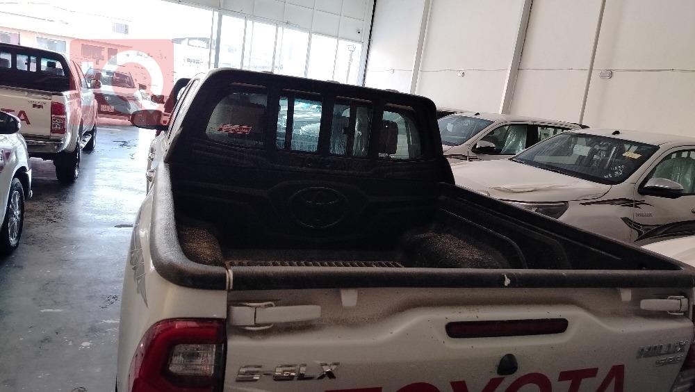 تويوتا هايلوكس